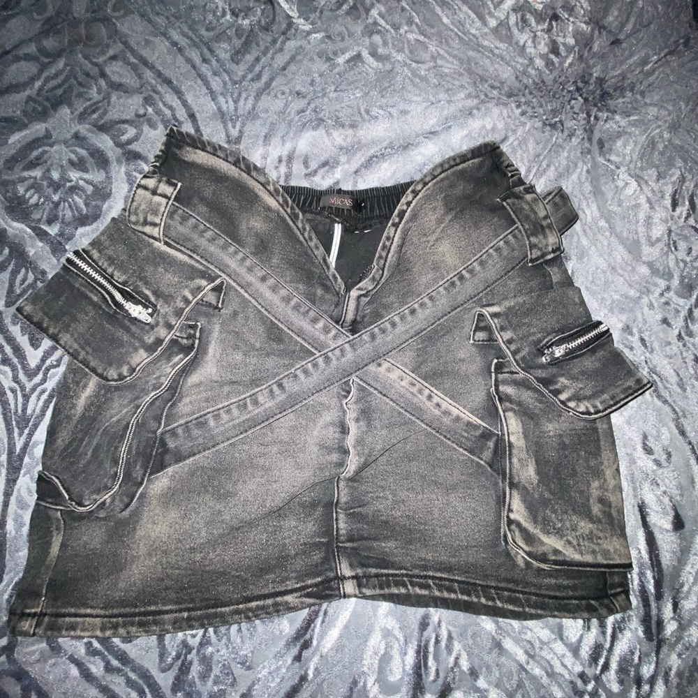 V-waist Buckle Flap Pocket Denim Cargo Skirt